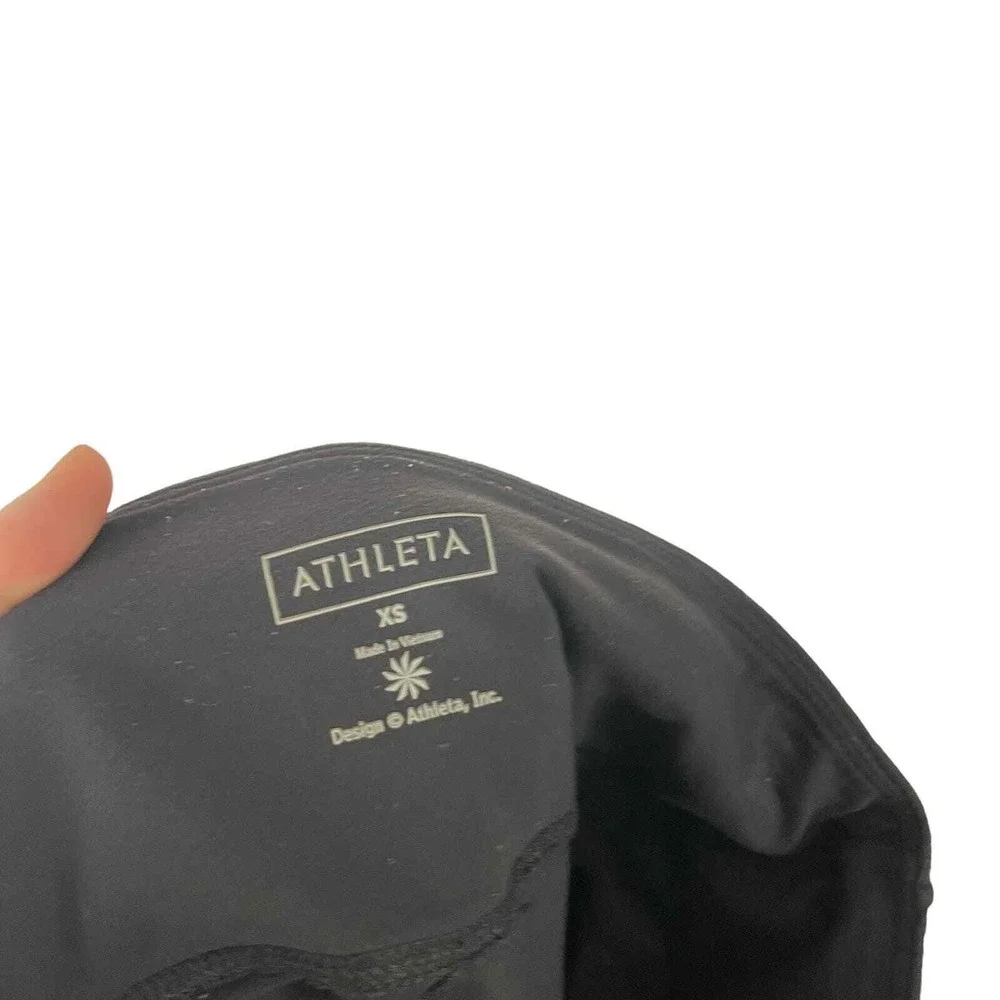 Athleta Women's Size XS Relay Crop‎ Black Yoga Activewear Pants